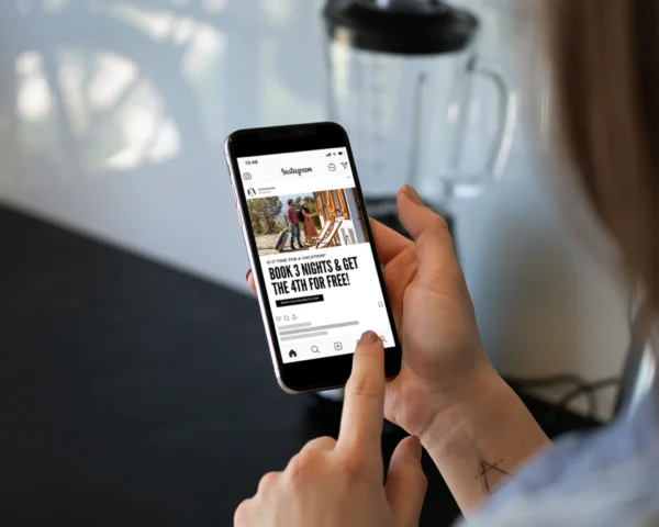 Minimal Airbnb Social Media Posts - Image 6